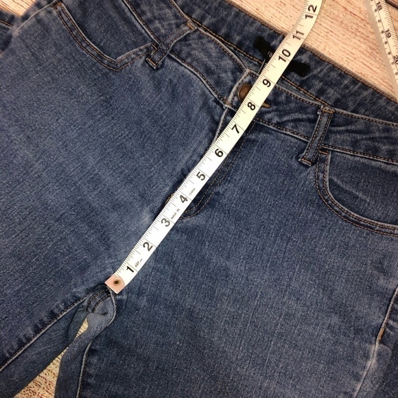 Forever 21 Skinny Jeans - Picture 5 of 8